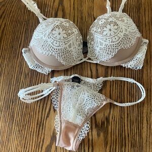 Victoria Secret Bombshell 32B Lace Trimmed Bra and XS Panty Set - New w/o Tags